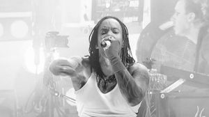 The Prodigy - 13 - Smack My Bitch Up (World's On Fire 2011)