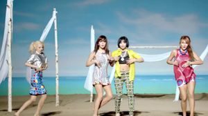 2NE1 - FALLING IN LOVE M-V