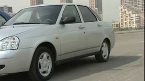 Lada Priora vs Renault Logan
