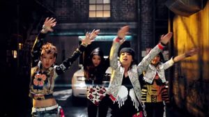 2NE1 - FIRE (Street Ver.) [HD]